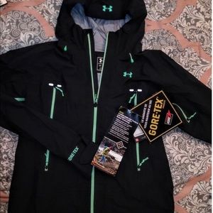$399.99 NWT UNDER ARMOUR GORE-TEX RARE JACKET MED